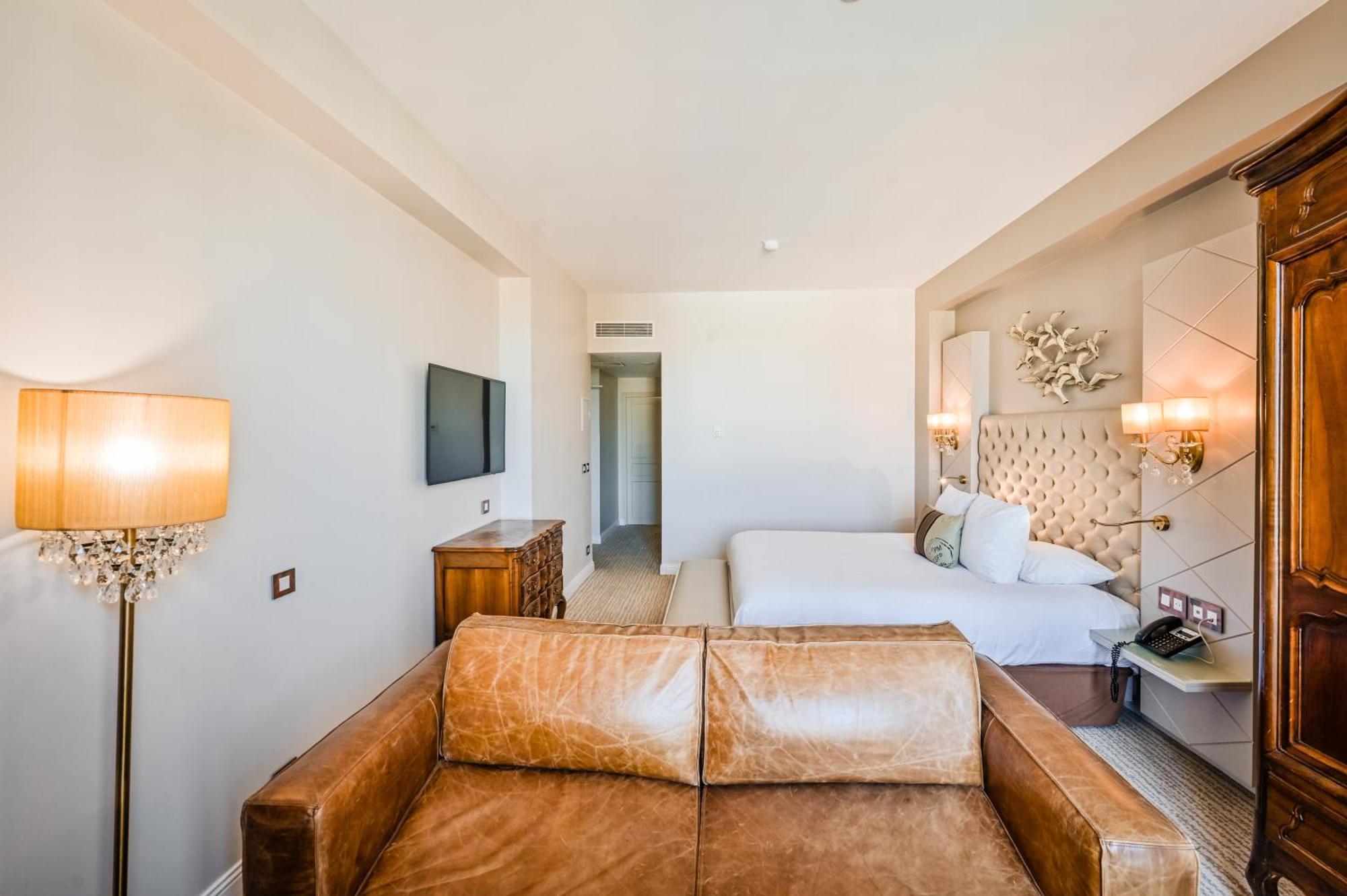 Grand Hotel Des Sablettes Plage, Curio Collection By Hilton La Seyne-sur-Mer Buitenkant foto