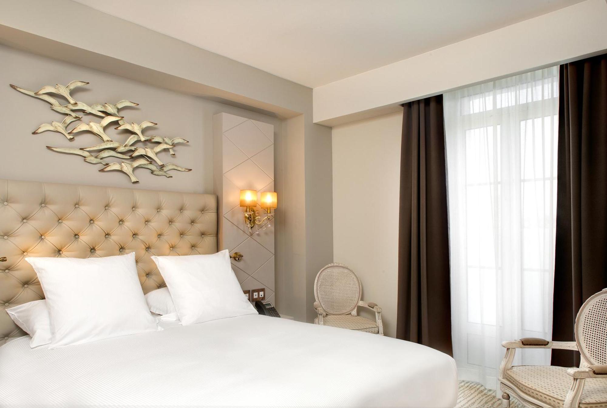 Grand Hotel Des Sablettes Plage, Curio Collection By Hilton La Seyne-sur-Mer Buitenkant foto